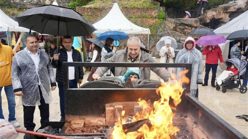 Alanya&rsquo;da nevruz bayramı coşkuyla kutlandı