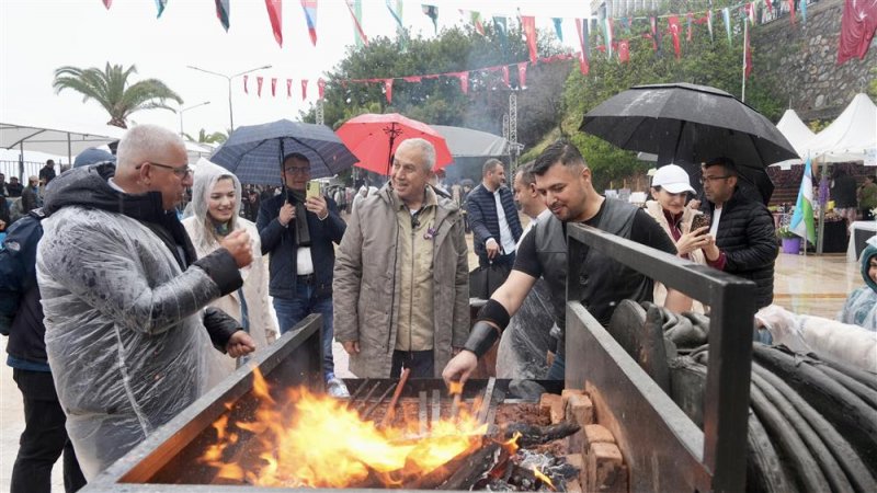 Alanya&rsquo;da nevruz bayramı coşkuyla kutlandı