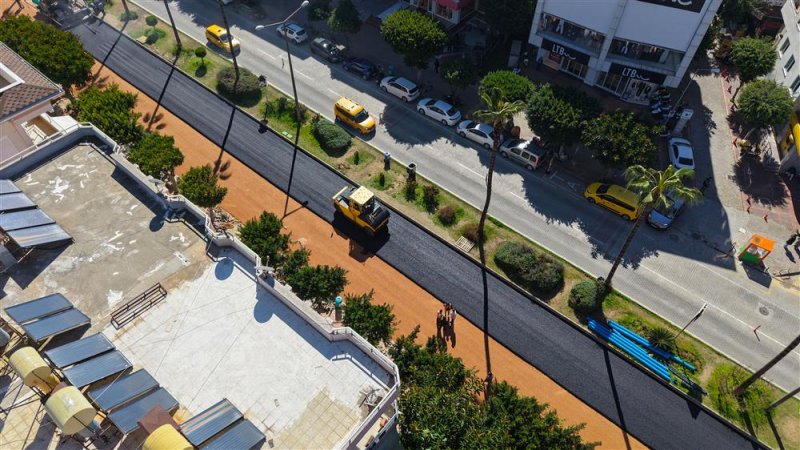 Atat&uuml;rk caddesi kuzey şeridinde &ccedil;alışmalar tamamlanıyor