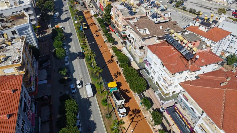 Atat&uuml;rk caddesi kuzey şeridinde &ccedil;alışmalar tamamlanıyor