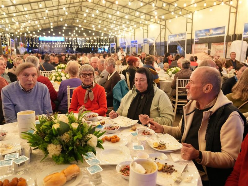 Yeni alanyalılar g&ouml;n&uuml;l sofrasında buluştu