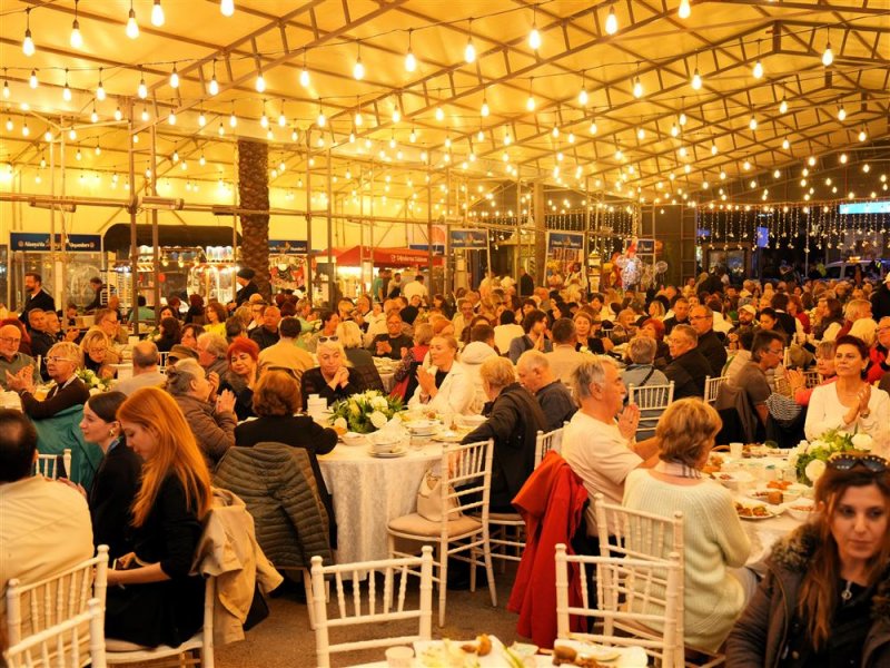 Yeni alanyalılar g&ouml;n&uuml;l sofrasında buluştu