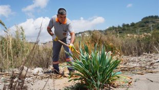 Demirtaş sahilinde doğa ve gelecek için el ele