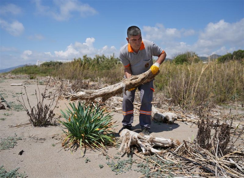 Demirtaş sahilinde doğa ve gelecek i&ccedil;in el ele