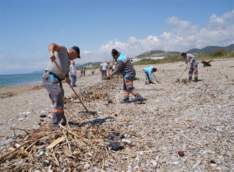 Demirtaş sahilinde doğa ve gelecek i&ccedil;in el ele