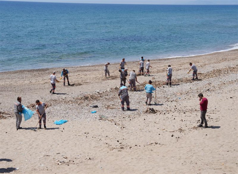 Demirtaş sahilinde doğa ve gelecek i&ccedil;in el ele
