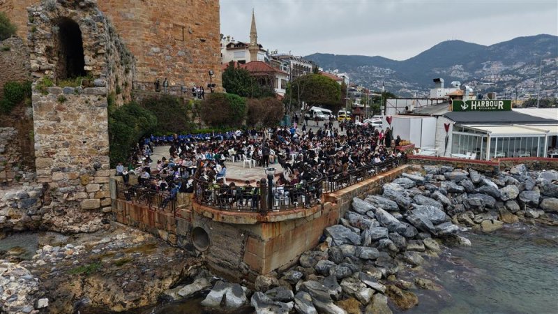 Kızılkule&rsquo;nin 800. yılında 800 kişiyle okuma etkinliği