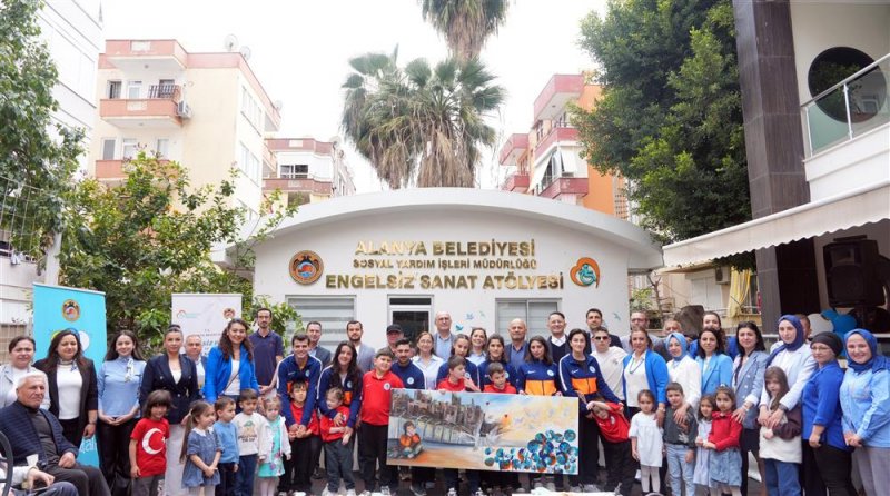 Otizmli bireylerden sanat ile barış &ccedil;ağrısı