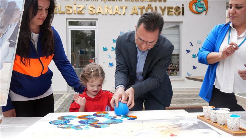 Otizmli bireylerden sanat ile barış &ccedil;ağrısı