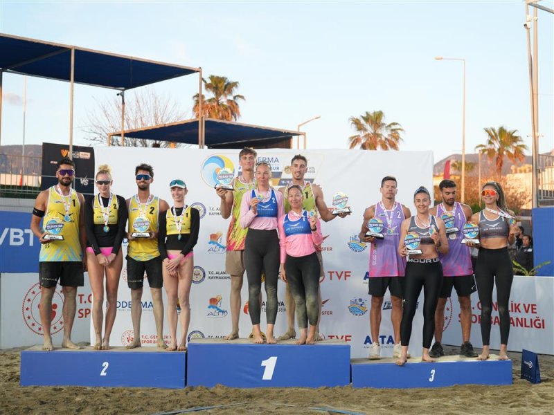 Plaj voleybolu sezonu alanya&rsquo;da a&ccedil;ıldı