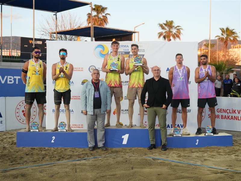 Plaj voleybolu sezonu alanya&rsquo;da a&ccedil;ıldı