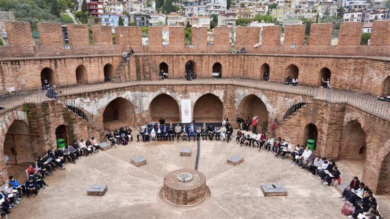 Yılın ilk el sanatları sergisi okurcalar&rsquo;da a&ccedil;ıldı