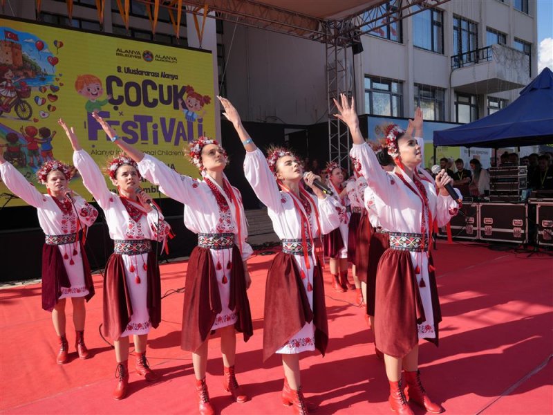 8. uluslararası alanya &ccedil;ocuk festivali başladı