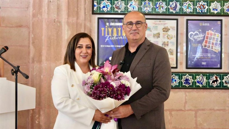 Alanya&rsquo;da engeller sanatla aşıldı: &ldquo;hayalden tuvale&rdquo; sergisi b&uuml;y&uuml;k ilgi g&ouml;rd&uuml;