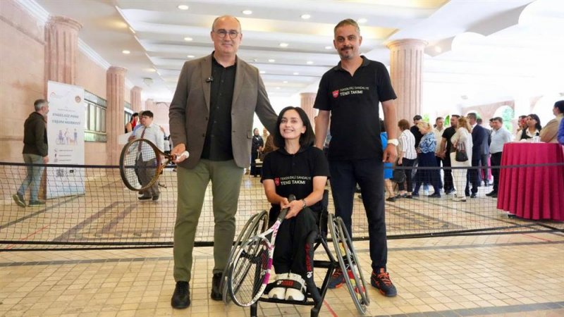 Alanya&rsquo;da engeller sanatla aşıldı: &ldquo;hayalden tuvale&rdquo; sergisi b&uuml;y&uuml;k ilgi g&ouml;rd&uuml;