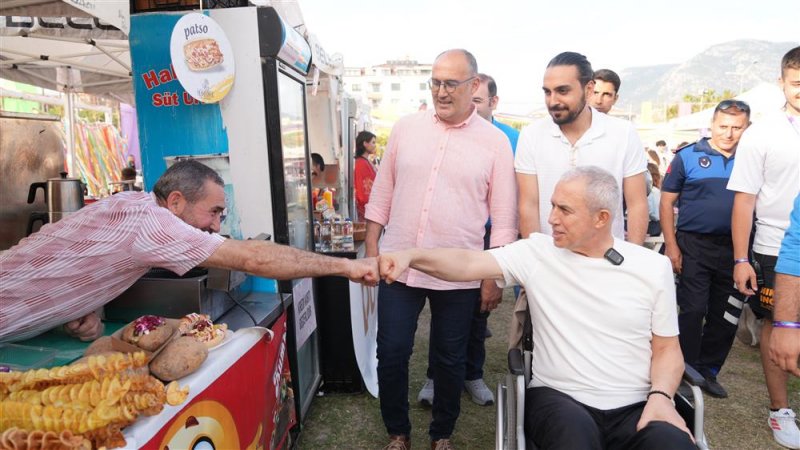 Alanya&rsquo;da gen&ccedil;lik r&uuml;zg&acirc;rı esti: gen&ccedil;lik festivali muhteşem bir finalle sona erdi