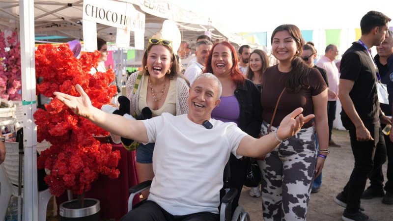 Alanya&rsquo;da gen&ccedil;lik r&uuml;zg&acirc;rı esti: gen&ccedil;lik festivali muhteşem bir finalle sona erdi