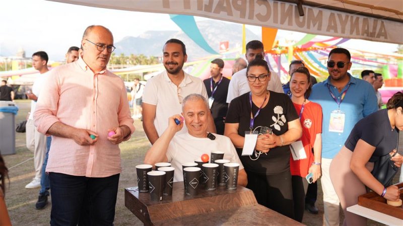 Alanya&rsquo;da gen&ccedil;lik r&uuml;zg&acirc;rı esti: gen&ccedil;lik festivali muhteşem bir finalle sona erdi