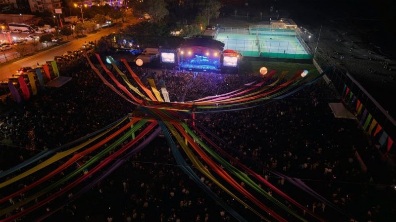 Alanya&rsquo;da gen&ccedil;lik r&uuml;zg&acirc;rı esti: gen&ccedil;lik festivali muhteşem bir finalle sona erdi