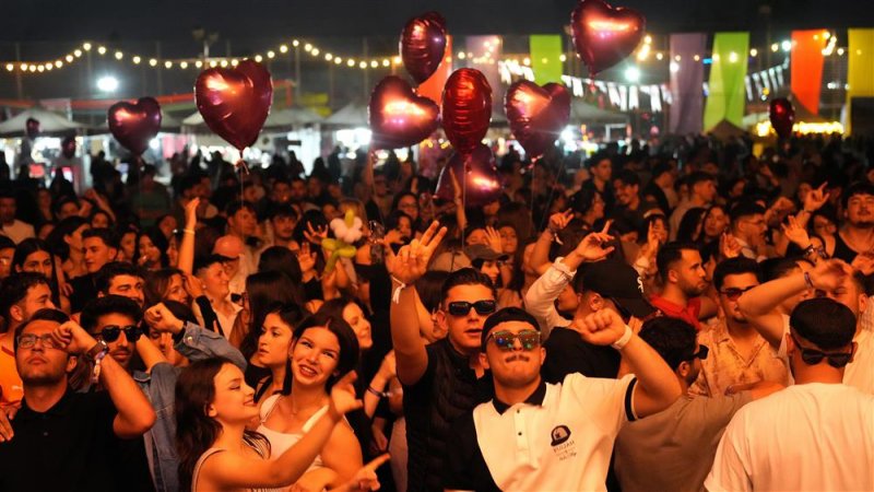 Alanya&rsquo;da gen&ccedil;lik r&uuml;zg&acirc;rı esti: gen&ccedil;lik festivali muhteşem bir finalle sona erdi