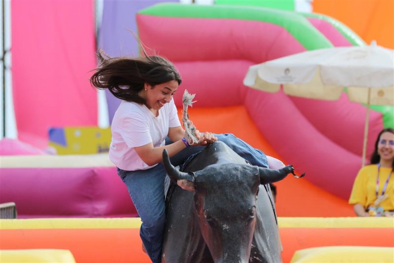 Alanya&rsquo;da gen&ccedil;lik r&uuml;zg&acirc;rı esti: gen&ccedil;lik festivali muhteşem bir finalle sona erdi