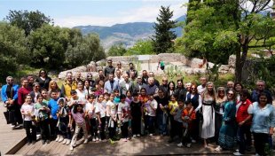 Alanya’da hıdırellez coşkusu: çocuklar geleneksel oyunlarla baharı karşıladı
