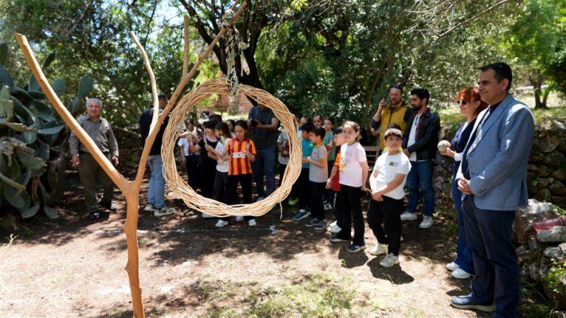 Alanya&rsquo;da hıdırellez coşkusu: &ccedil;ocuklar geleneksel oyunlarla baharı karşıladı
