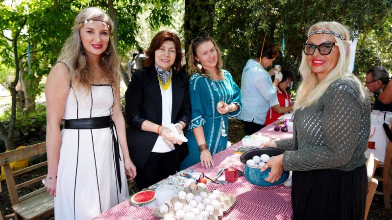 Alanya&rsquo;da hıdırellez coşkusu: &ccedil;ocuklar geleneksel oyunlarla baharı karşıladı