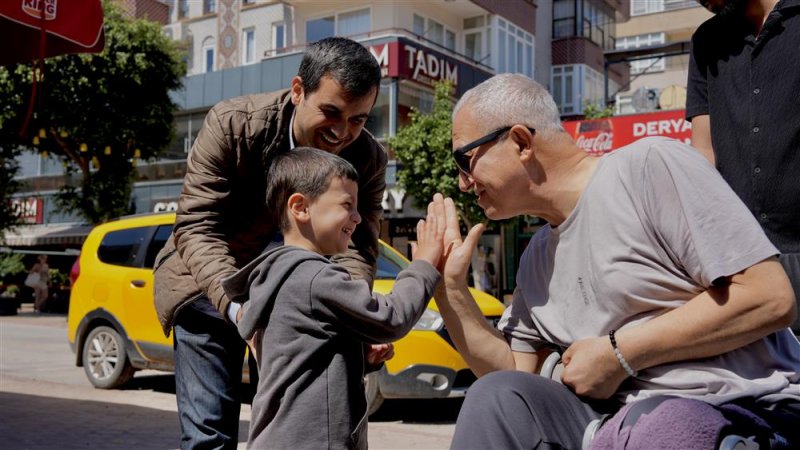 Atat&uuml;rk caddesi&rsquo;nde &ccedil;alışmalar hızla devam ediyor