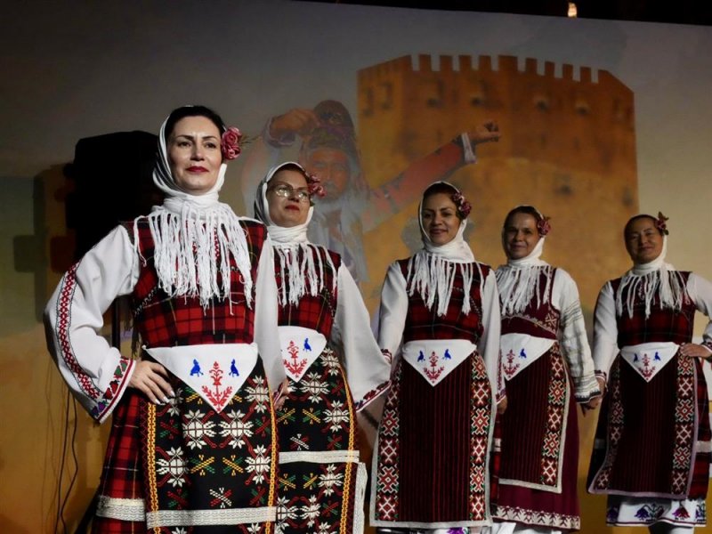 K&uuml;lt&uuml;rleri buluşturan dans ve m&uuml;zik ş&ouml;leni başladı