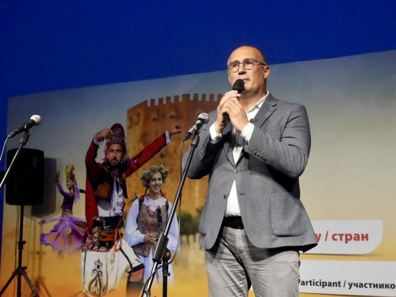 K&uuml;lt&uuml;rleri buluşturan dans ve m&uuml;zik ş&ouml;leni başladı