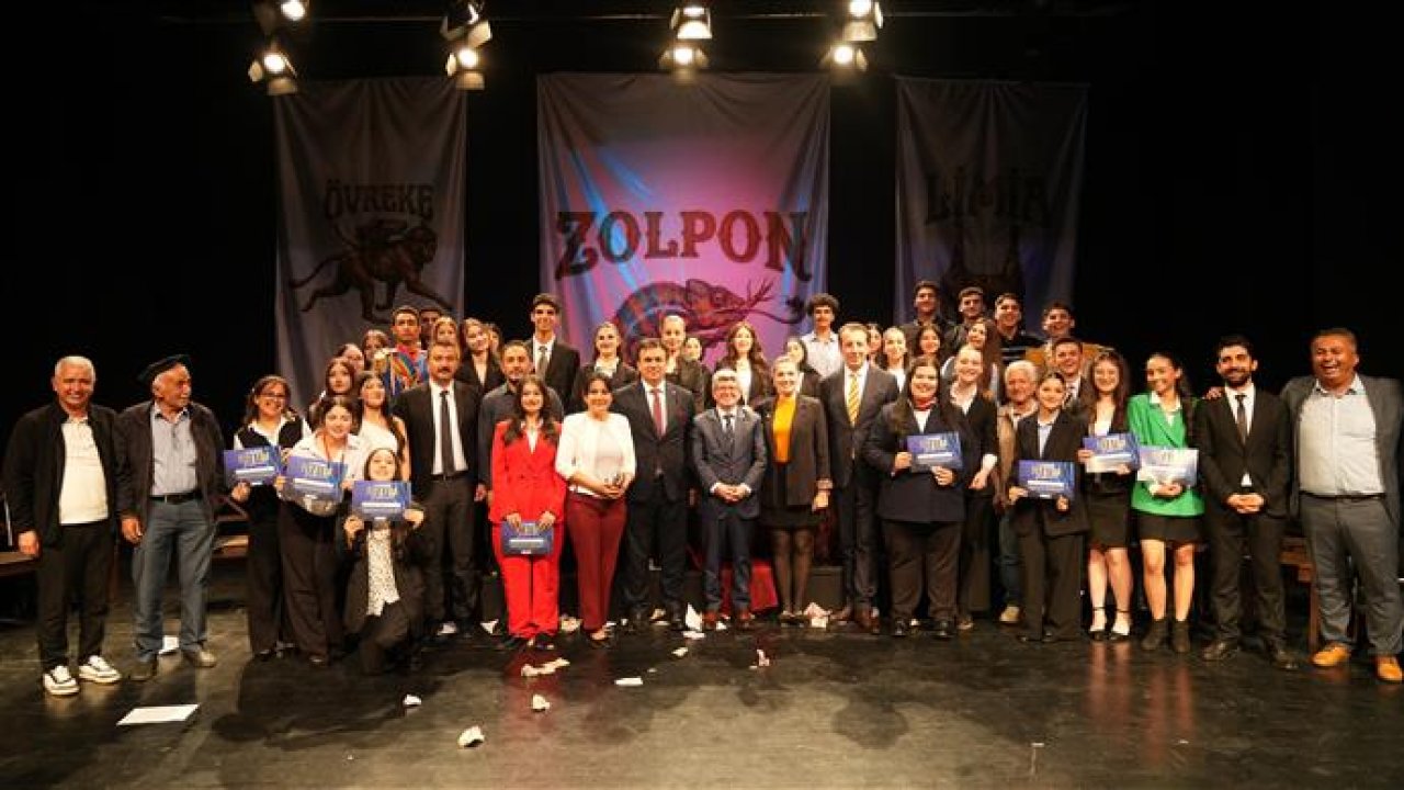 Perde açıldı!  12. liselerarası tiyatro festivali başladı