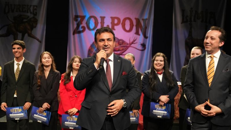 Perde a&ccedil;ıldı!  12. liselerarası tiyatro festivali başladı
