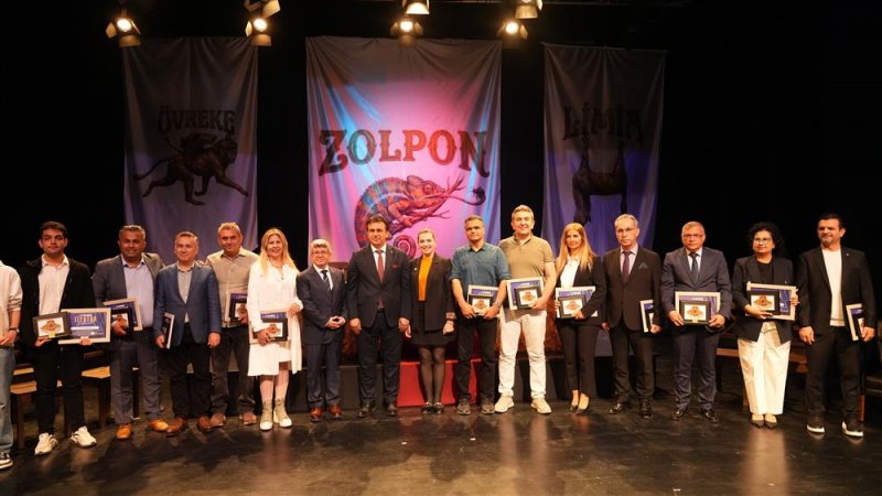 Perde a&ccedil;ıldı!  12. liselerarası tiyatro festivali başladı