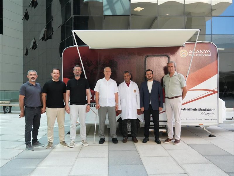 Alanya belediyesi mobil kuaf&ouml;r aracı hizmete başladı