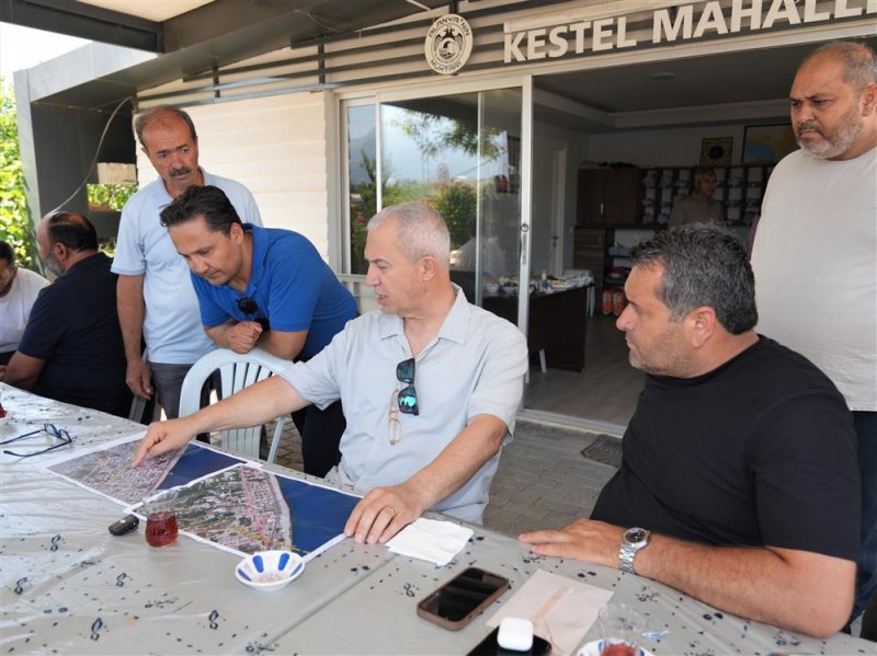 Alanya belediyesi&rsquo;nden kestel ve mahmutlar&rsquo;da yol seferberliği