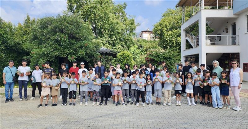 Alanya&rsquo;da &ccedil;evre haftası coşkuyla kutlandı gelecek nesiller i&ccedil;in doğaya dokunan etkinlikler d&uuml;zenlendi