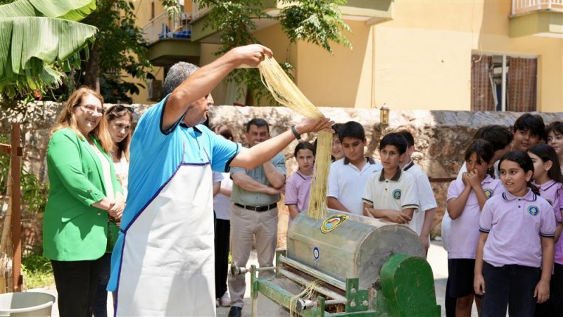 Alanya&rsquo;da &ccedil;evre haftası coşkuyla kutlandı gelecek nesiller i&ccedil;in doğaya dokunan etkinlikler d&uuml;zenlendi