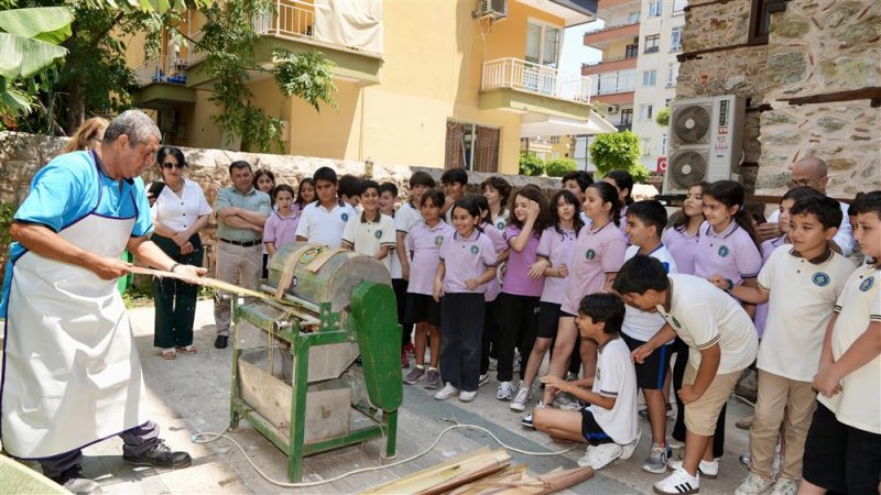 Alanya&rsquo;da &ccedil;evre haftası coşkuyla kutlandı gelecek nesiller i&ccedil;in doğaya dokunan etkinlikler d&uuml;zenlendi