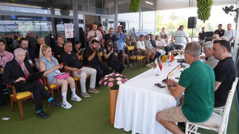 Alanya, d&uuml;nya plaj voleybolunun merkezi oluyor: "m&uuml;kemmeliyet merkezi" imzaları atıldı
