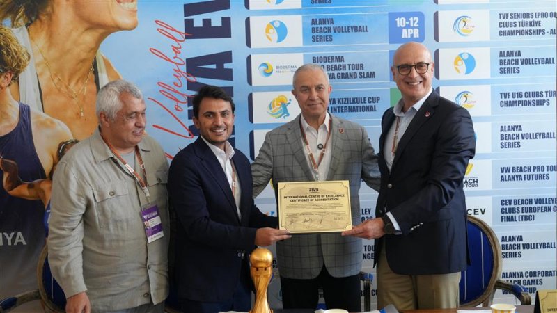 Alanya, d&uuml;nya plaj voleybolunun merkezi oluyor: "m&uuml;kemmeliyet merkezi" imzaları atıldı