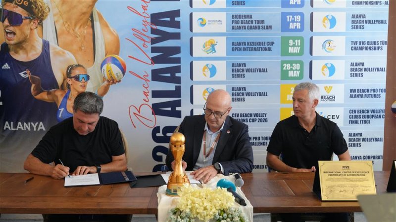 Alanya, d&uuml;nya plaj voleybolunun merkezi oluyor: "m&uuml;kemmeliyet merkezi" imzaları atıldı