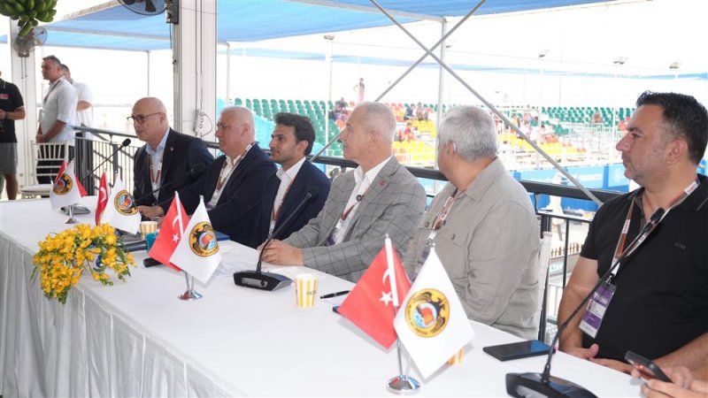 Alanya, d&uuml;nya plaj voleybolunun merkezi oluyor: "m&uuml;kemmeliyet merkezi" imzaları atıldı