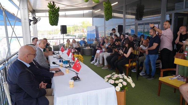 Alanya, d&uuml;nya plaj voleybolunun merkezi oluyor: "m&uuml;kemmeliyet merkezi" imzaları atıldı