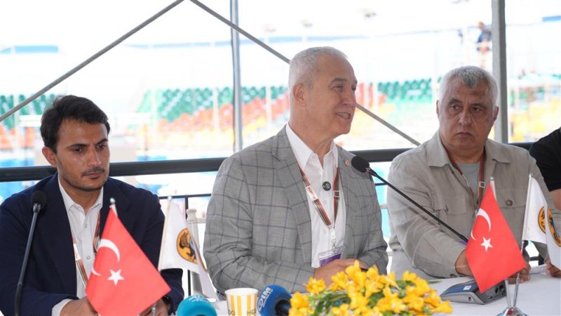Alanya, d&uuml;nya plaj voleybolunun merkezi oluyor: "m&uuml;kemmeliyet merkezi" imzaları atıldı