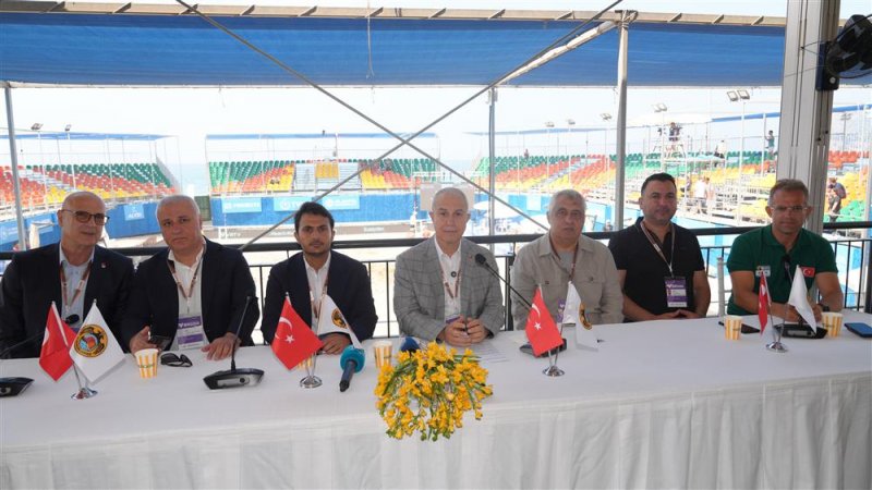 Alanya, d&uuml;nya plaj voleybolunun merkezi oluyor: "m&uuml;kemmeliyet merkezi" imzaları atıldı