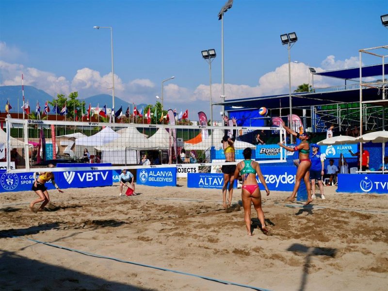D&uuml;nya devleri alanya&rsquo;da! world beach pro tour alanya challenge başladı!