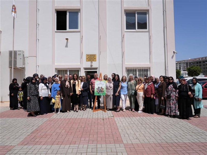 El sanatları kursu yılsonu sergileri tamamlandı