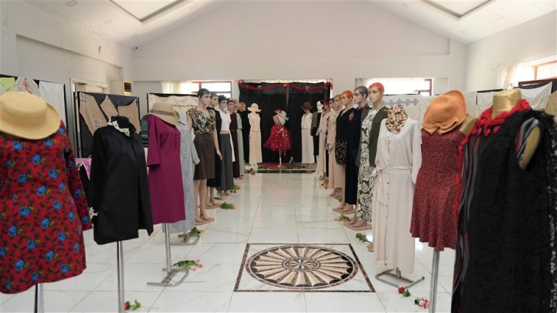 El sanatları kursu yılsonu sergileri tamamlandı