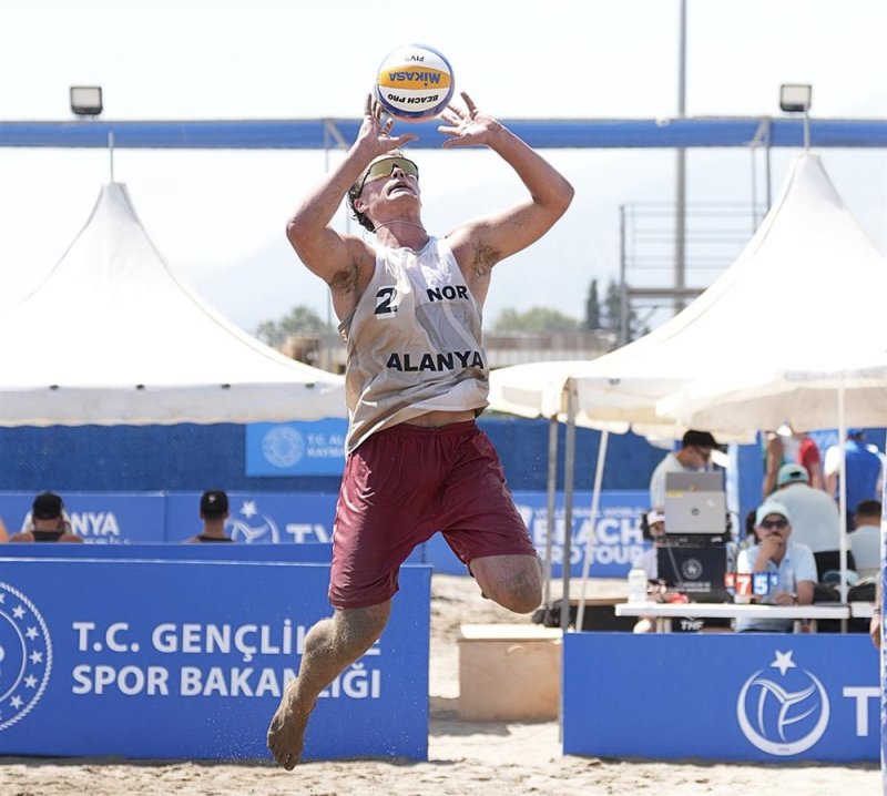 Plaj voleybolu heyecanı tam gaz devam